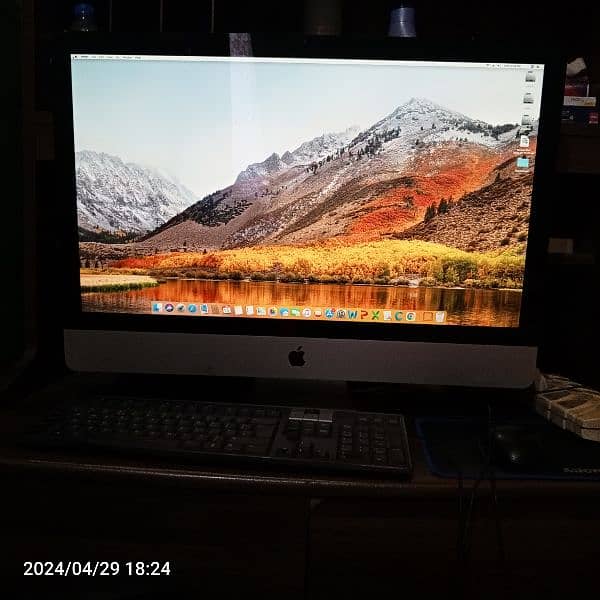 iMac 2009 4Gb Ram 500Gb H. Drive and 120 Gb SSD 14