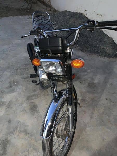 Honda 125 Urget for Sale. 10/10 condition  Contact(0301.6508415) 2