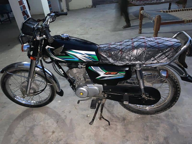 Honda 125 Urget for Sale. 10/10 condition  Contact(0301.6508415) 4
