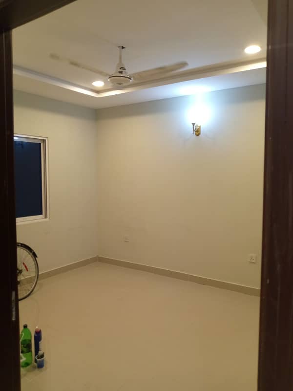 1 bed apartment avaible for sall in gulberg islamabad 2