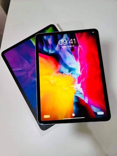 iPad pro m1 chip 2020 4th Gen 12.9 inches for urgent sale 1