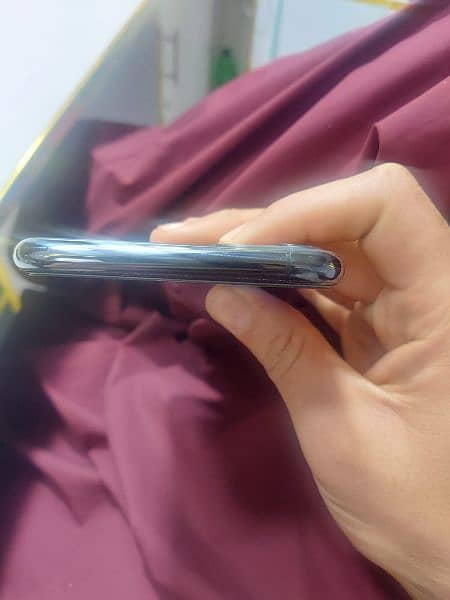 iphone11pro max non pta 90% water picture condition 1