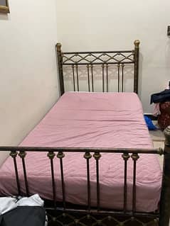 2 beds for sale one for 25000