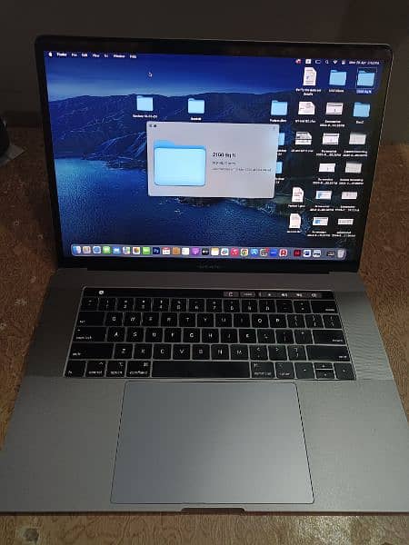 MacBook Pro 2019 (i7 9th gen 4gb amd card) 0