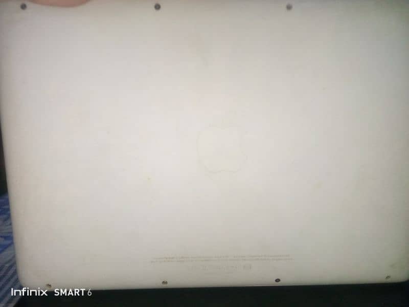 MacBook mid white best condition | selling due to emergency 3