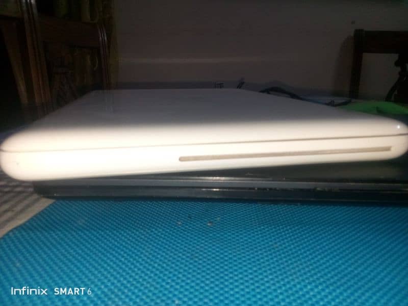 MacBook mid white best condition | selling due to emergency 5