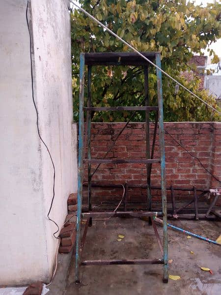 Iron Stand Ladder (Ghori) 2