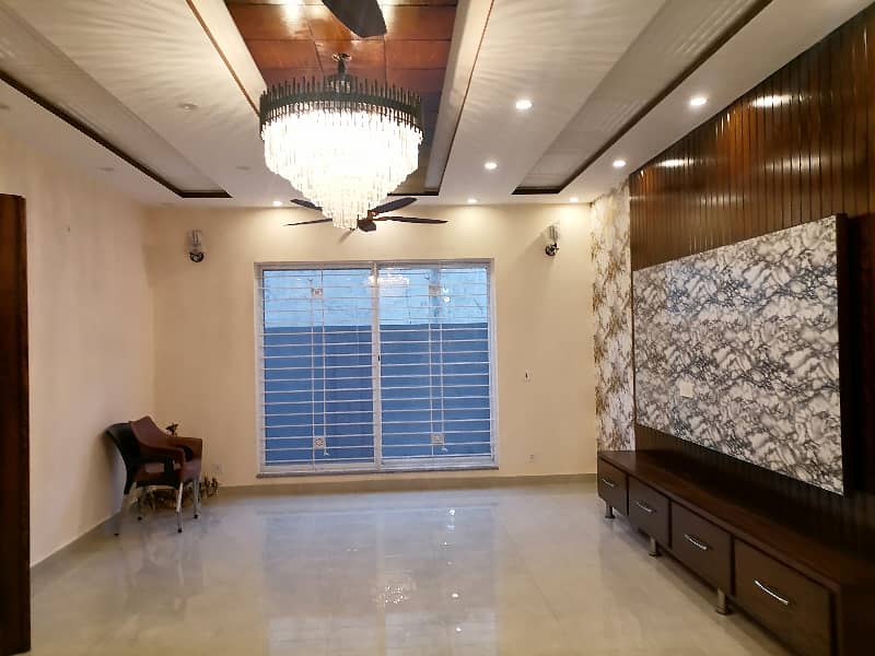Prominently-Located 12 Marla House Available In Johar Town Phase 2 - Block H2 5