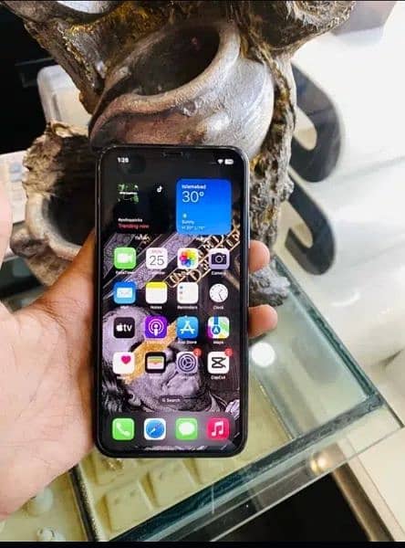 iPhone 11 Pro Max with Box Factory Unlock 4