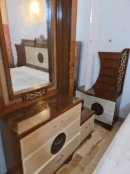 king bed 2 drawer dresing akrot matirial 2