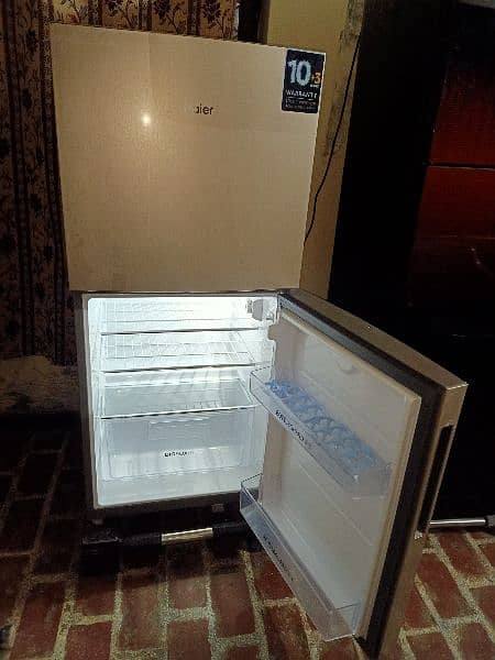 Haeir Refrigerator HRF-216EBD-01 1