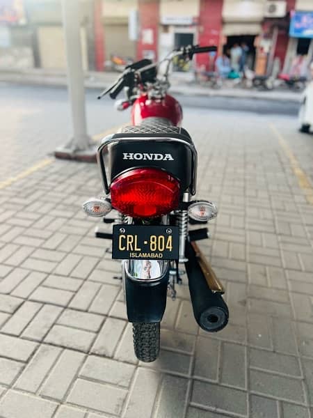 HONDA 125 self start gold with red 804 0