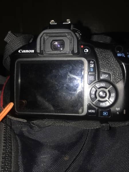 Canon camera 1300D 4
