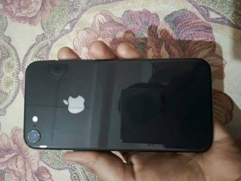 iphone 8 black colour 64Gb non pta 7