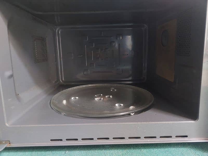 Haier Microwave Oven, HR-5702D 7