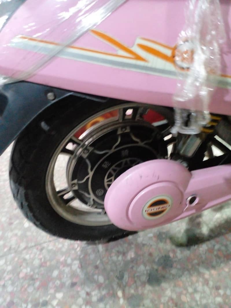 Electric Scooty in Brand New Condition is for sale in Lahore 3