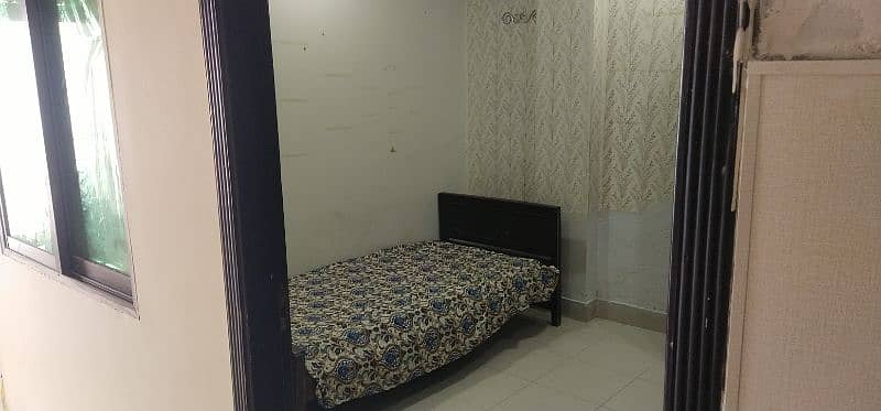 Furnished flat available for sharing 0