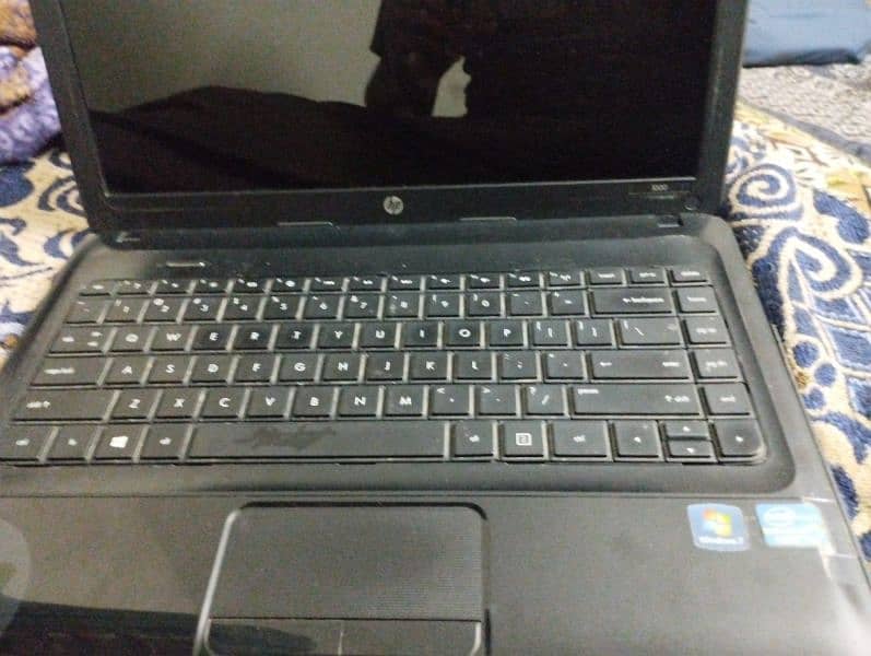 hp 1000 laptop 8/10 best for students and entertainment purposes 3