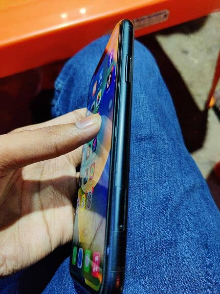 iPhone XR 64gb non jv pta battery 86 condition 10 of 10 price 49000 3