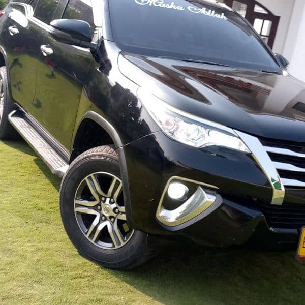 TOYOTA FORTUNER FOR RENT 2