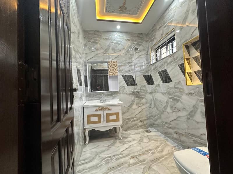 2275 Square Feet House For sale In Bismillah Housing Scheme Lahore 7