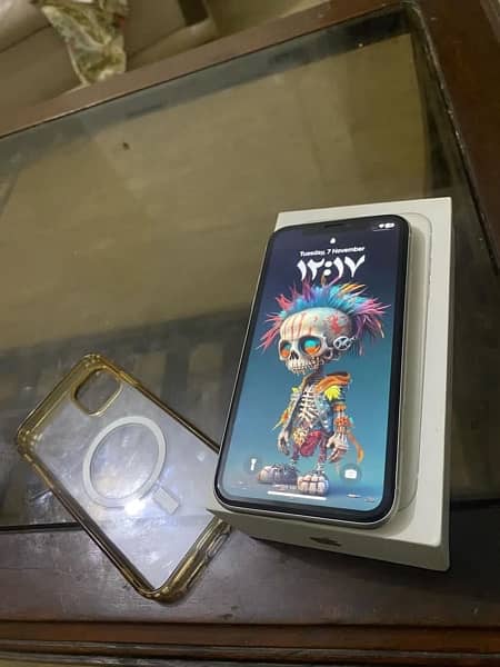 iphone 11 with complete box 2