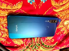 vivo y15 4/64 with box charger