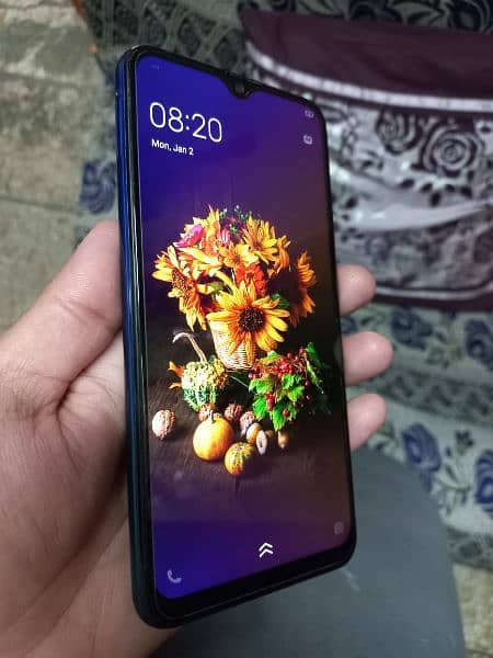 vivo y15 4/64 with box charger 6