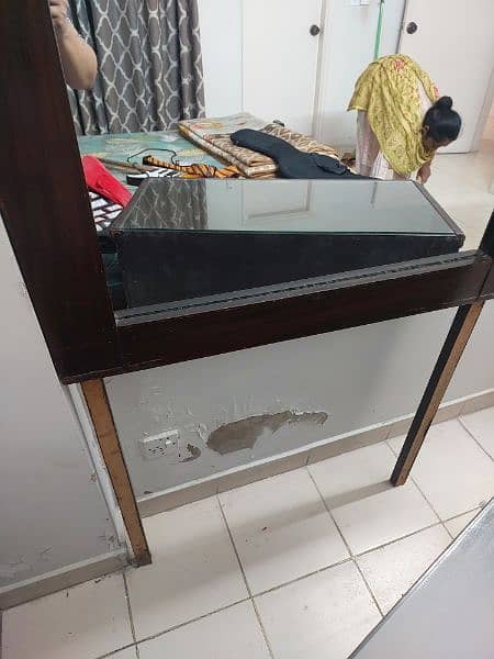 Dressing table with mirror and side table- URGENT SALE 10