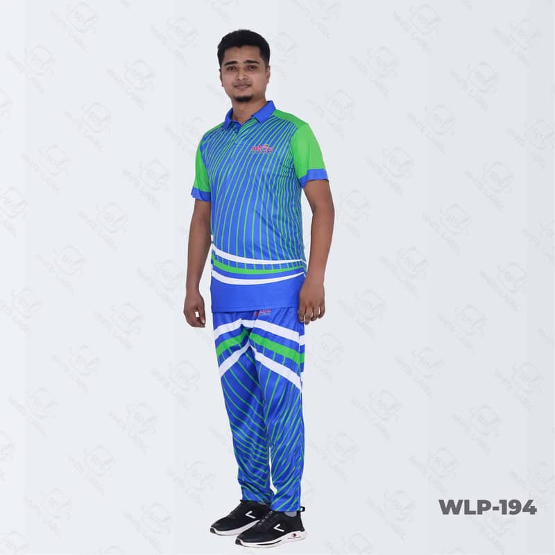 Sports wears Manufecturing All Types Cricket ,Football,Hockey etc 4