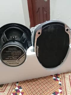 pioneer 650W speaker bilkul ok condition 10 by 10