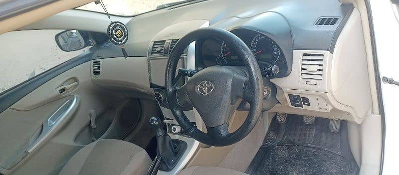 Toyota Corolla XLi 2012 model bumper to bumper ganuine  good condition 4