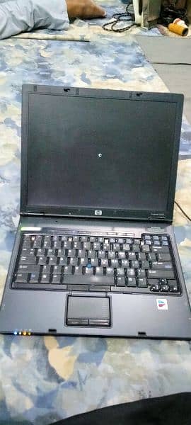 hp laptop very good condition with charger 0