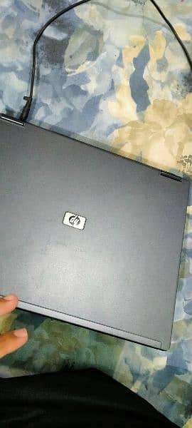hp laptop very good condition with charger 1