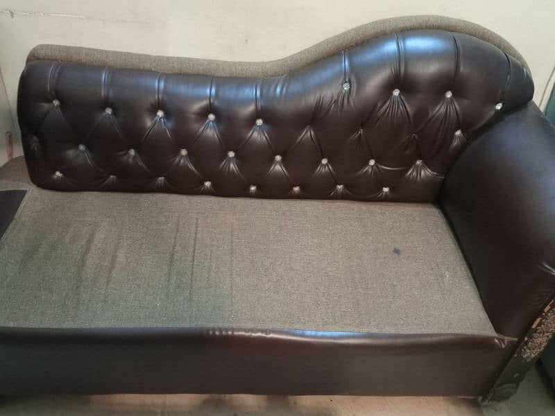 Stylish 3 Seater Sofa in 9/10 Condition ( Urgent Buyer Required ) 1