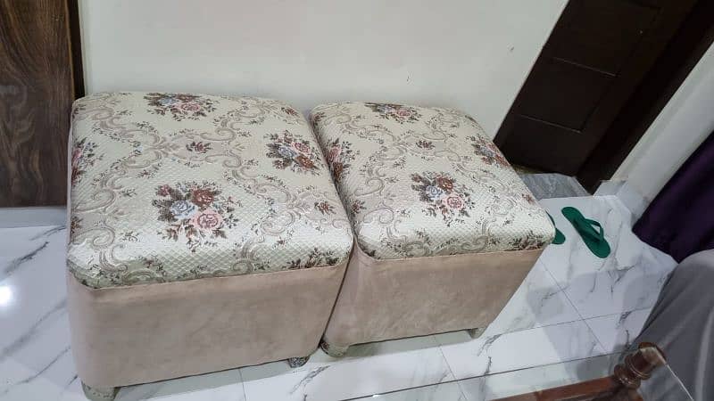 Five seater sofa with two stool 3