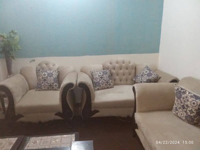 7 seater 2 month used sofa set is for sale 1