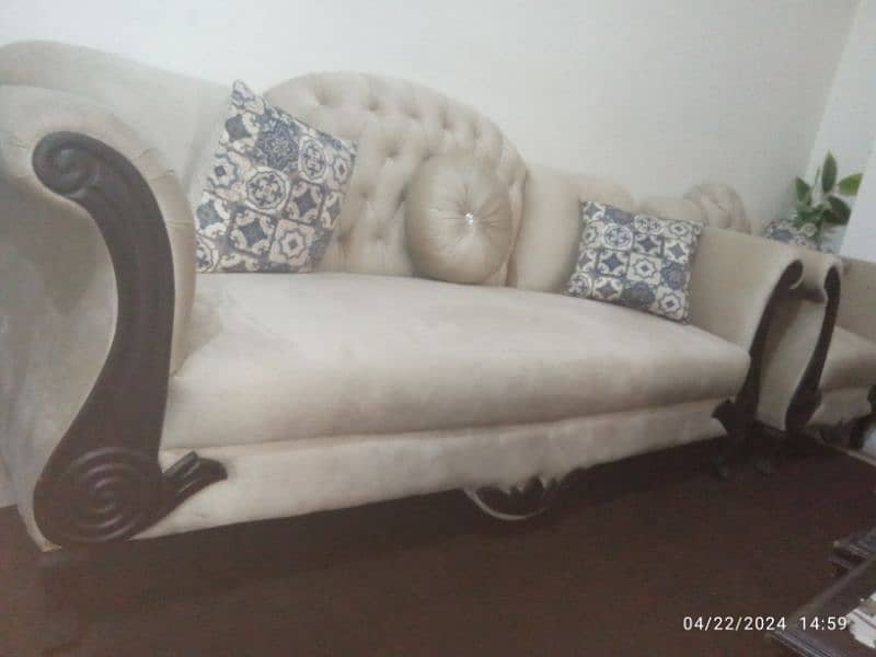 7 seater 2 month used sofa set is for sale 2
