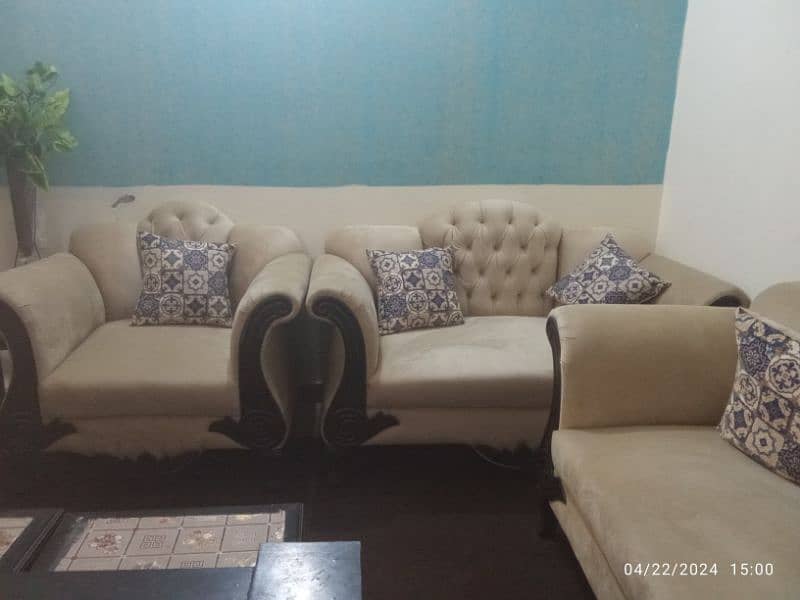 7 seater 2 month used sofa set is for sale 3