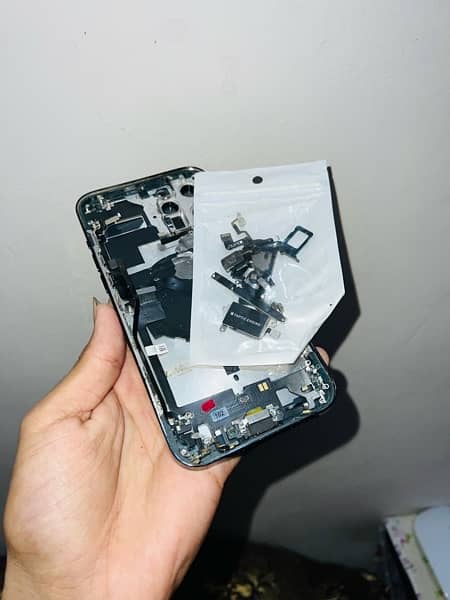 Iphone x orignal parts available 10