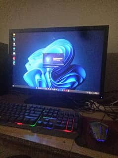 4 Gaming Computers sale ( Complete sets with accessories) 0