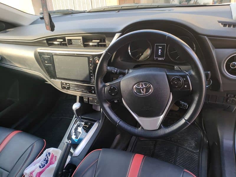 Toyota Corolla Grandi 1.8 Black interair 11