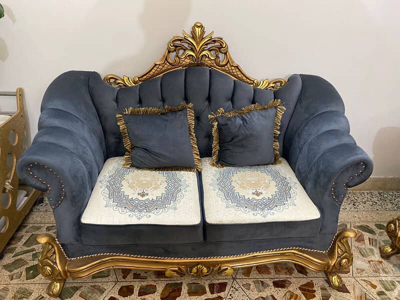 Luxury King size 7 seater sofa set available 3