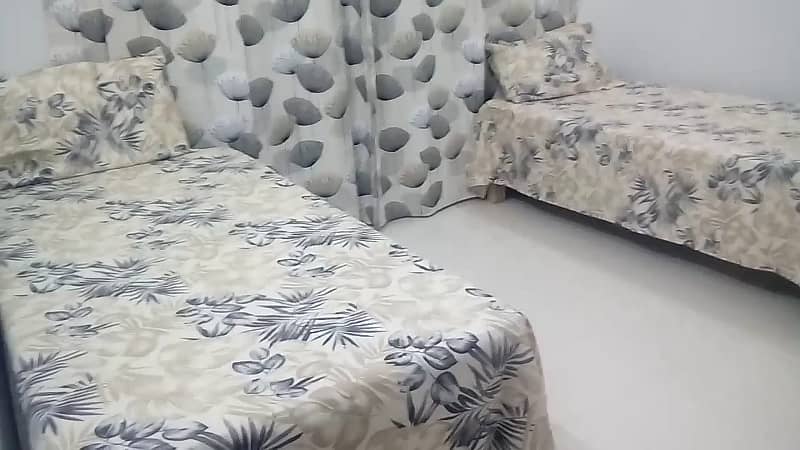 Boys Hostel sharing Rooms For Rent [AC ROOMS] 2