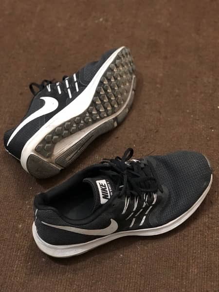 NIKE running shoes 2