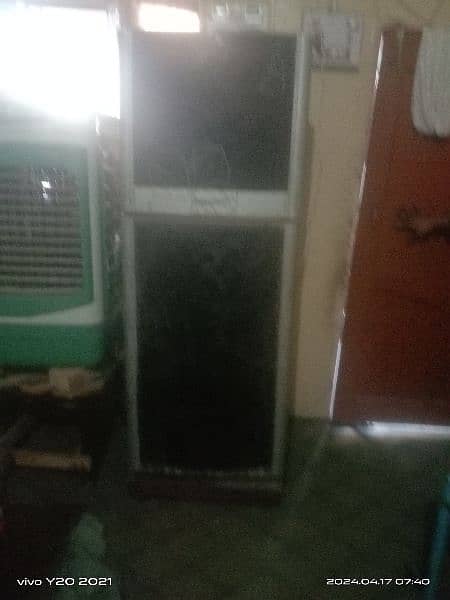 an refrigater for sale in good condion 1