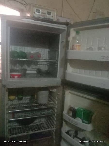 an refrigater for sale in good condion 2