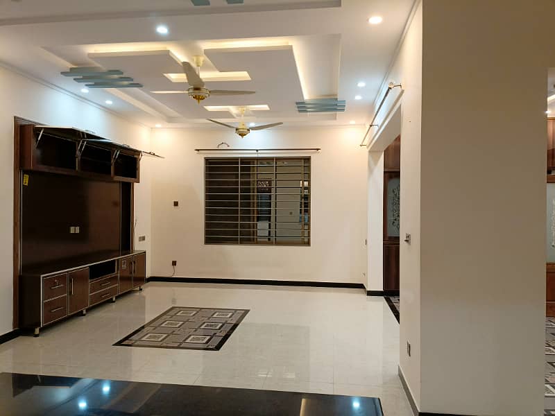 Luxury Ground Portion for Rent, Brand New House for Rent in Soan Garden 10