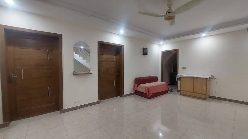 A Well Maintained 2 Bed Upper Portion Is Available For Rent 3