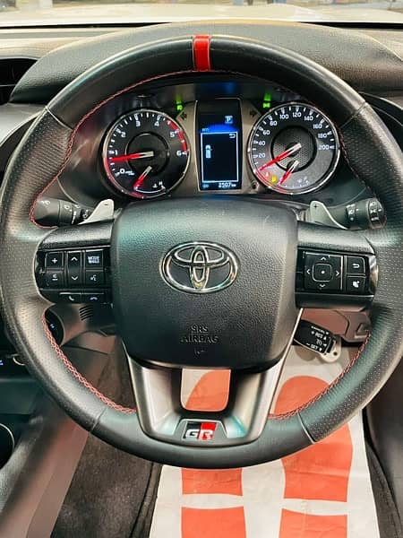 Toyota Hilux REVO GR-S 2023/2024 9